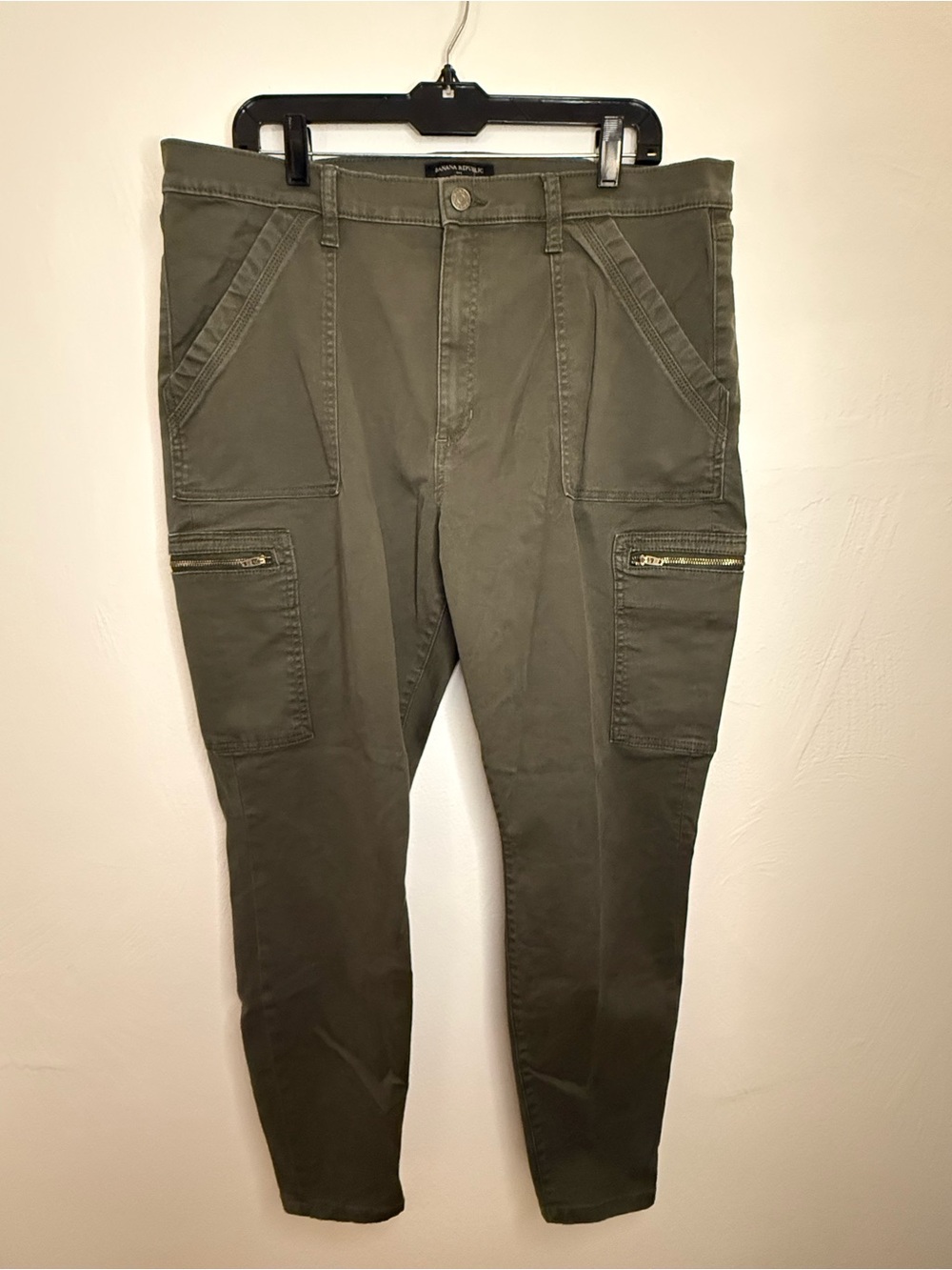 Banana Republic Olive Green Cargo Pants with Zip Pockets